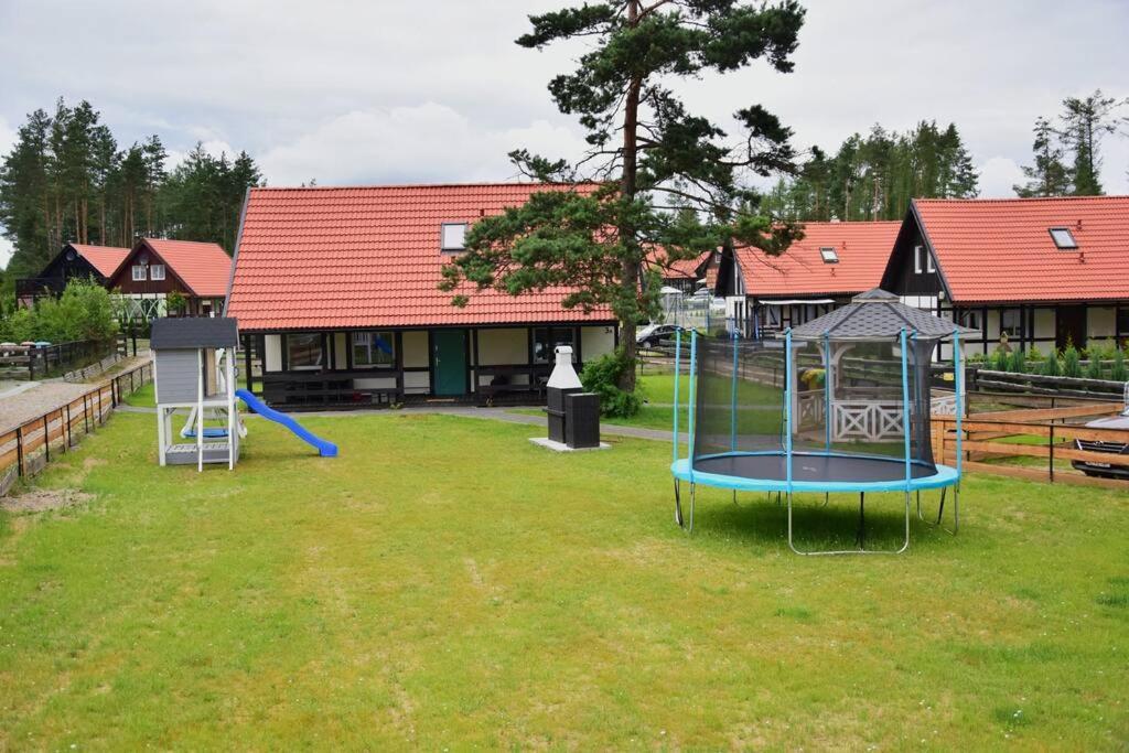 Pastelowy Domek Z Balia Elektryczna Z Jacuzzi Zalakowo Exteriér fotografie