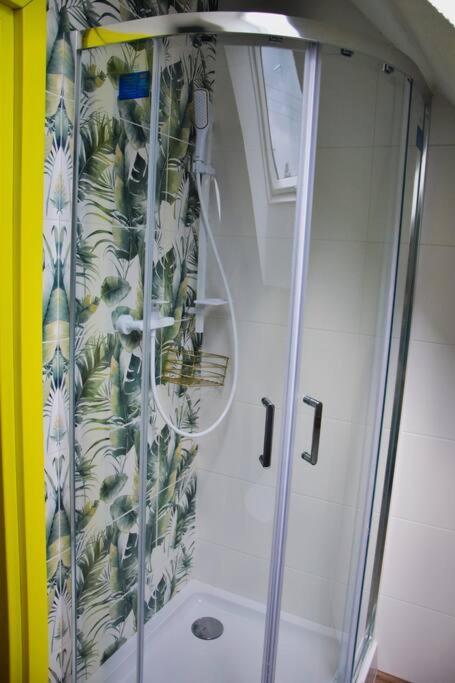 Pastelowy Domek Z Balia Elektryczna Z Jacuzzi Zalakowo Exteriér fotografie