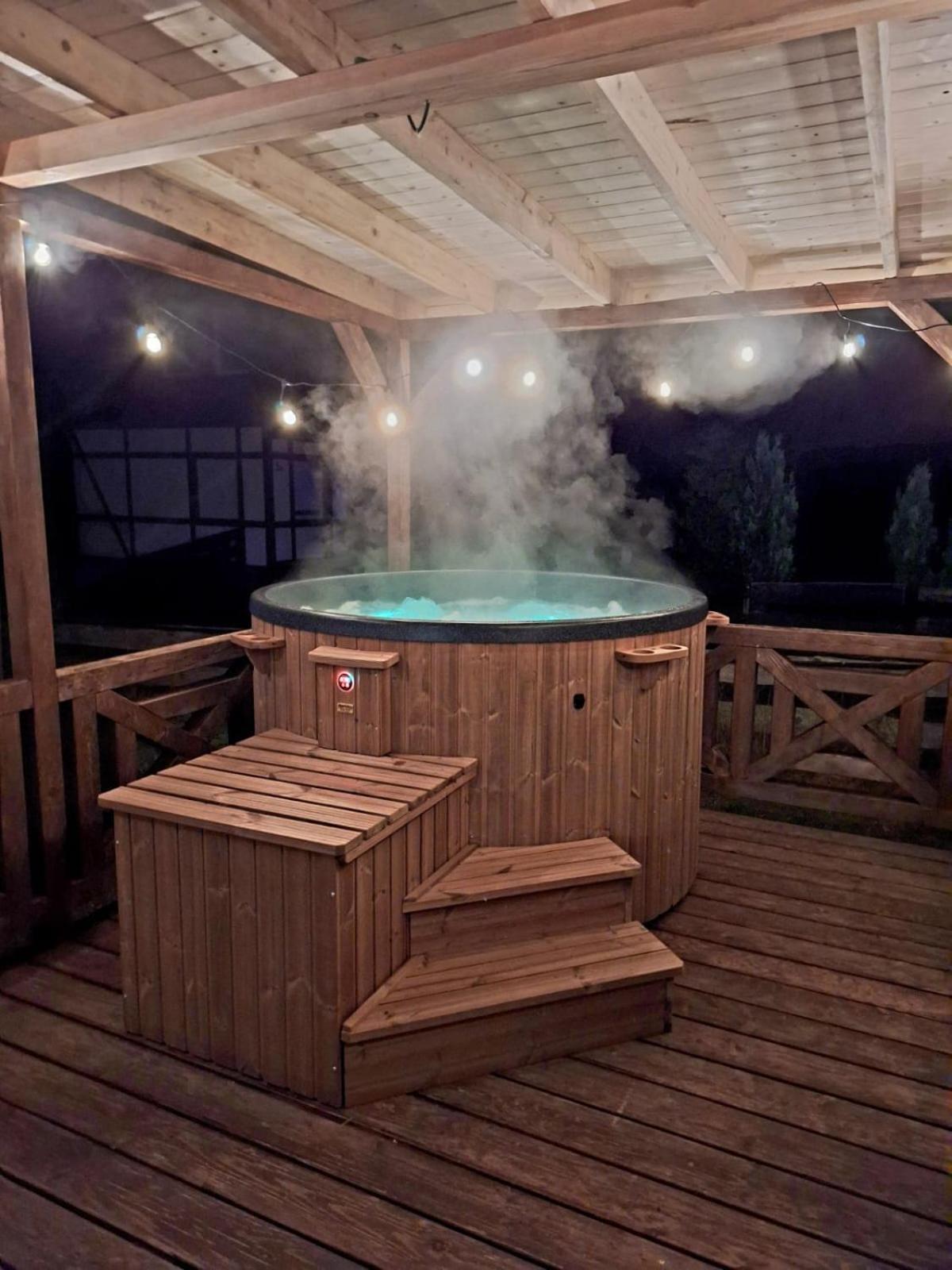 Pastelowy Domek Z Balia Elektryczna Z Jacuzzi Zalakowo Exteriér fotografie